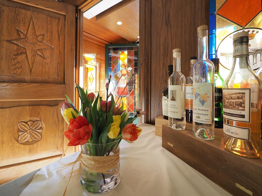 Ristorante Charme Hotel Tre Terre Ponte Brolla Eksteriør billede