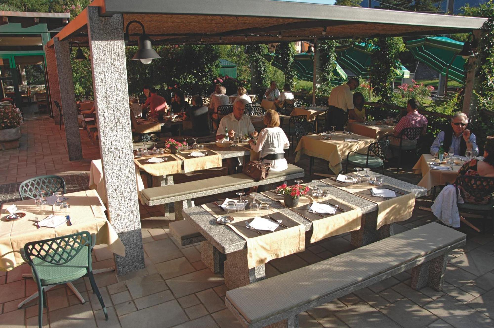 Ristorante Charme Hotel Tre Terre Ponte Brolla Eksteriør billede